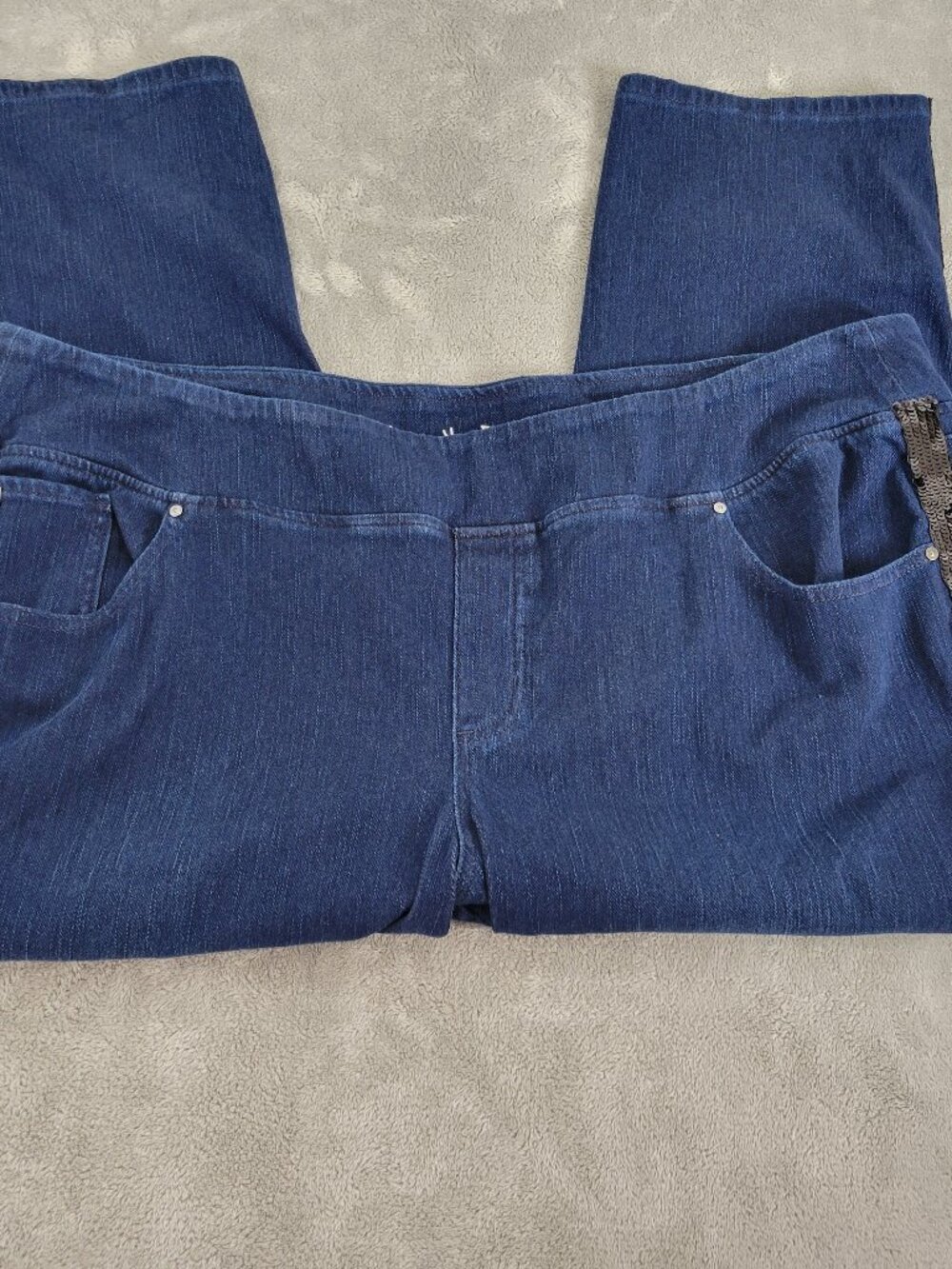 Belle Kim Gravel 28WP Jeans Womens Petite Capri Sequin Dark Wash Stretch CAP15E